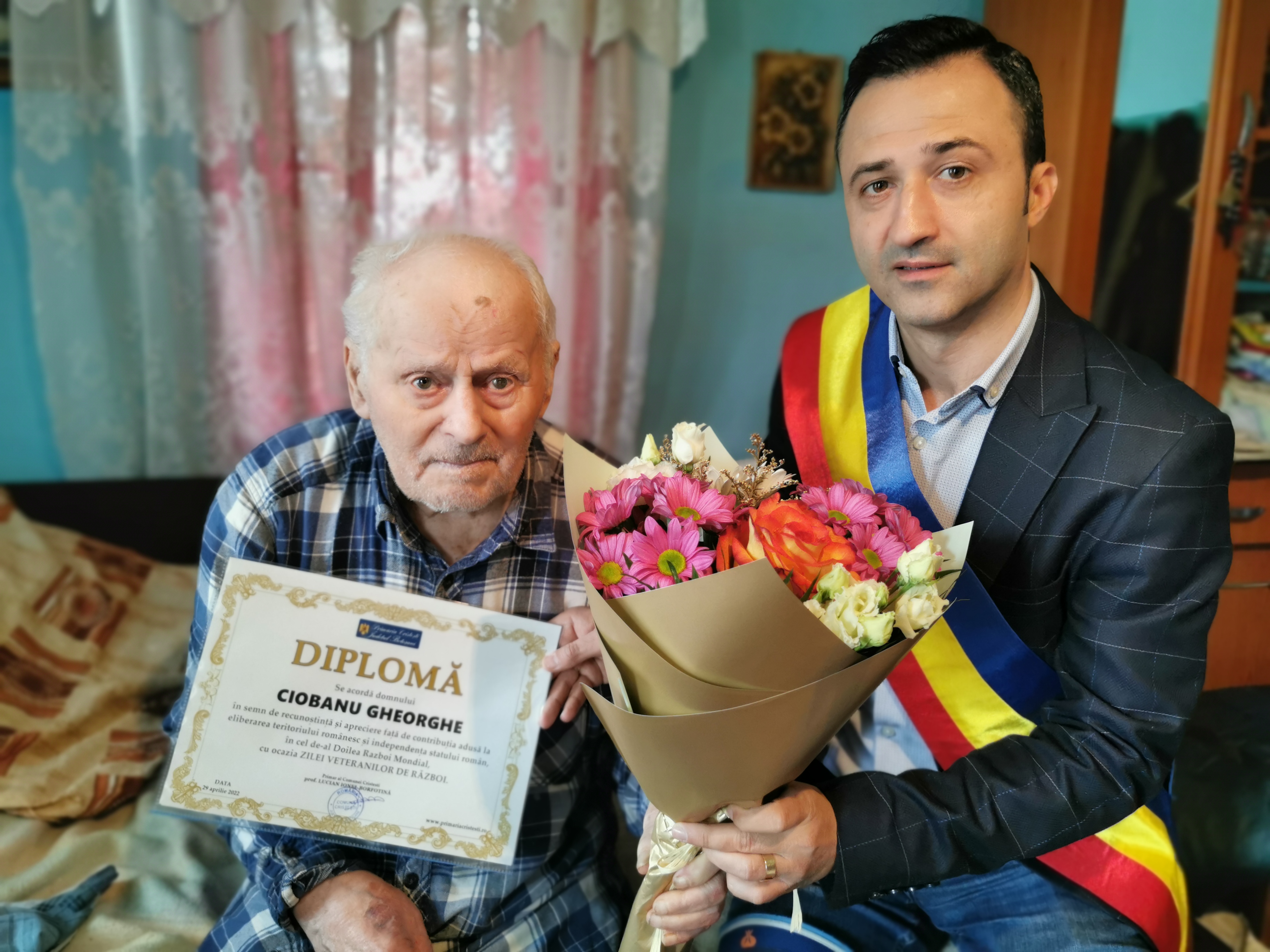 Domnul Gheorghe Ciobanu, nascut in anul 1927, este unul dintre veteranii de razboi din comuna Cristesti