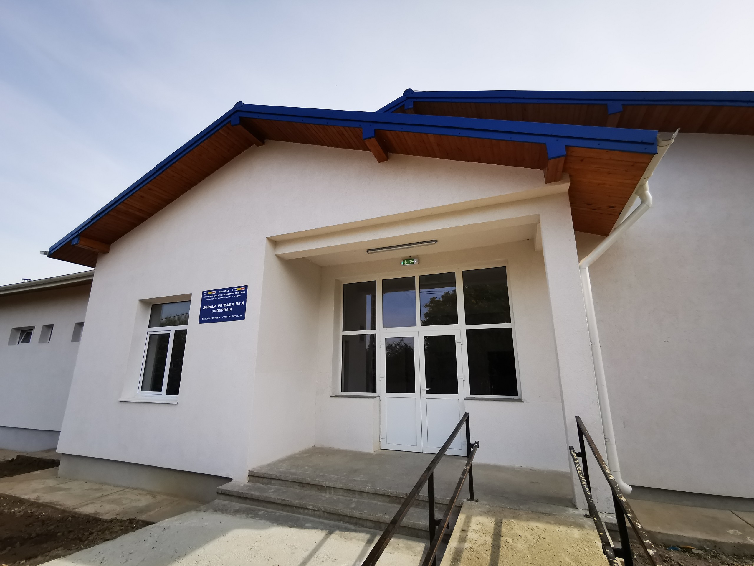 FINALIZAT – Reabilitare, modernizare si dotare Școala Primară Nr. 4 Unguroaia – FOTO